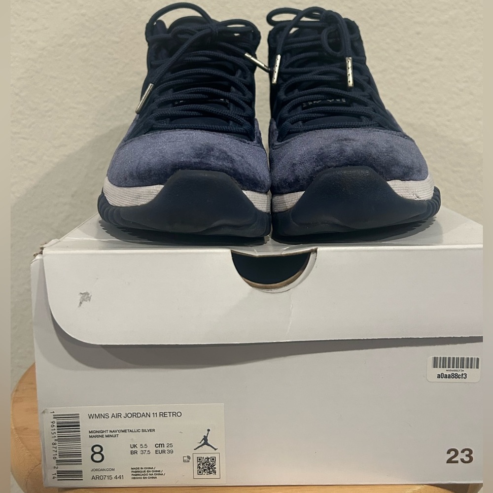 Jordan Men's Navy Blue High-Top Sneakers - Picture 2 of 2